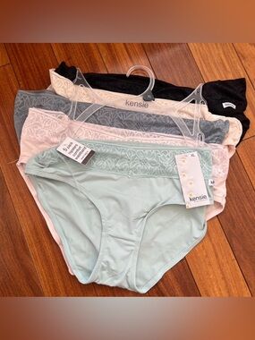 NWT Kensie Hipster Panty Set
